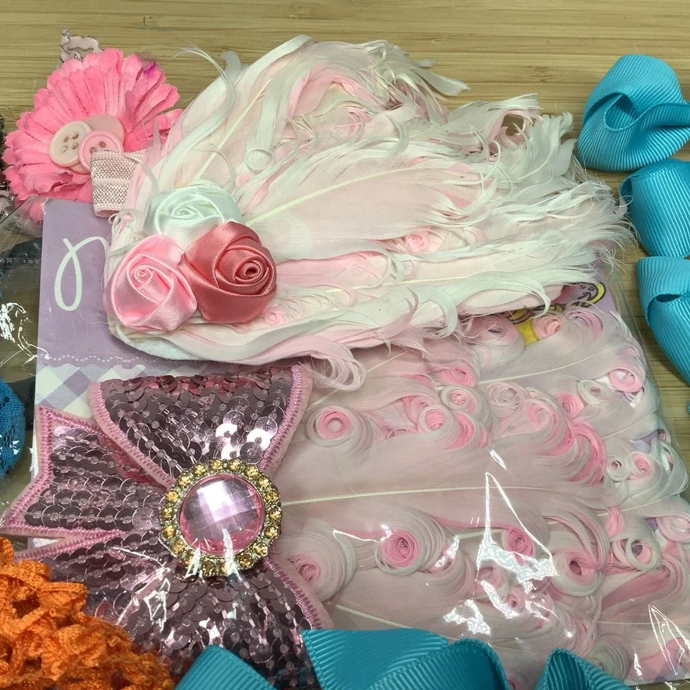Lot Of 28 Assorted Girl Hair Bows Ribbon and Alligator Clip